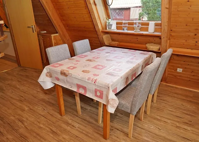 Vakantiehuis Zeltdachhaus Mit Parkplatz Vor Der Haustuer